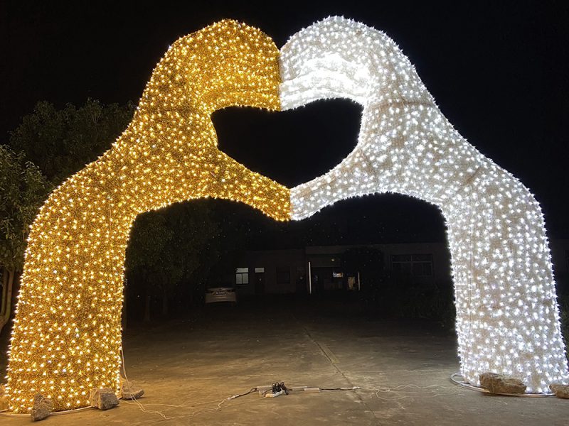 Outdoor large-scale Valentine's Day themed love hand motif light